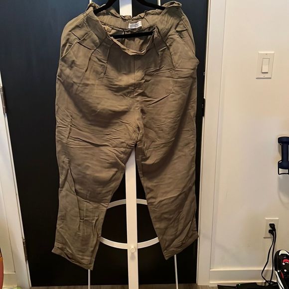 Zara olive green ankle length pants - elastic waist linen viscose blend - medium - Picture 1 of 3